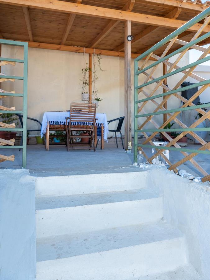 Cozy Studio In Dafnes Near To Heraklion Apartman Dafnész Kültér fotó